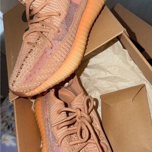 adidas Yeezy Boost 350 V2 Carbon